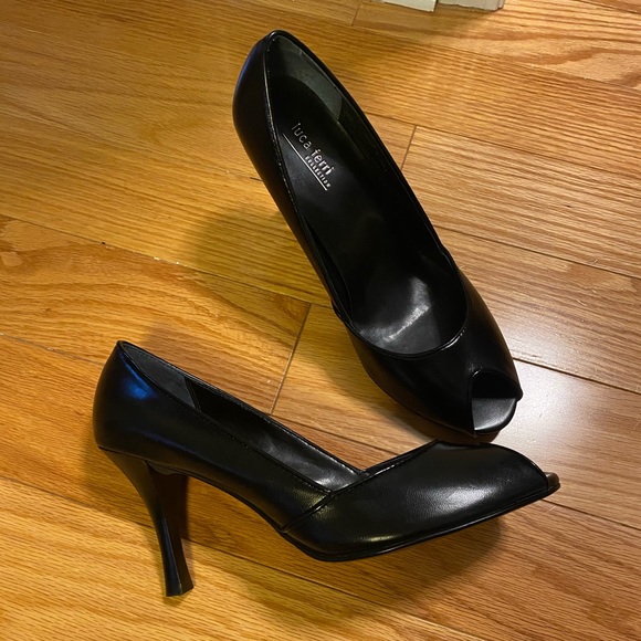 Black Luca Ferri heels, size 8.5, never worn - Picture 2 of 4
